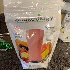 NWT shake-ology vegan tropical strawberry